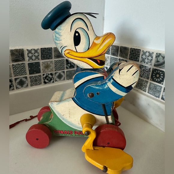 Vintage Donald Duck Fisher Price Wooden Pull Toy Exceptional condition for age - Picture 4 of 6